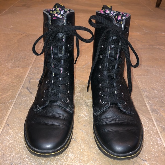 DR. MARTENS FLORAL BOOTS - Picture 2 of 12